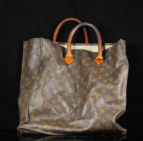 Classic Louis Vuitton Bags Auction 